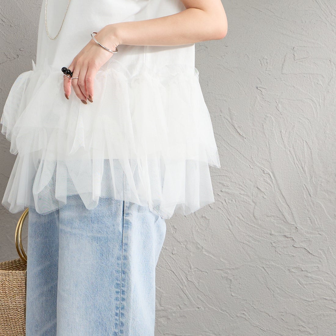 nenom [ネノム] バブルヘム チュールデザインノースリーブTシャツ [NE26612019] 02 OFF &&モデル身長：150cm 着用サイズ：F&&