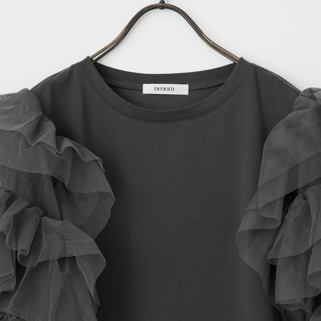 nenom [ネノム] 袖チュールドッキングショートスリーブTシャツ [NE26322006] 08 CHARCOA