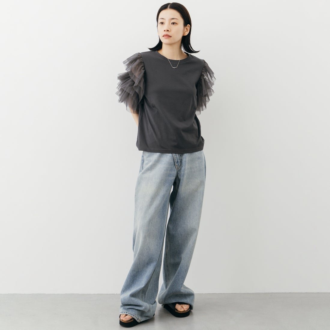 nenom [ネノム] 袖チュールドッキングショートスリーブTシャツ [NE26322006] 08 CHARCOA
