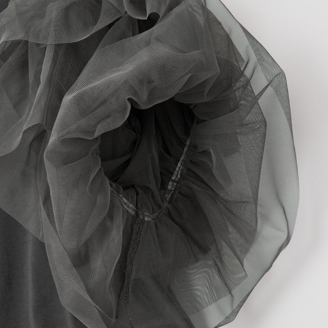 nenom [ネノム] 袖チュールドッキングショートスリーブTシャツ [NE26322006] 08 CHARCOA