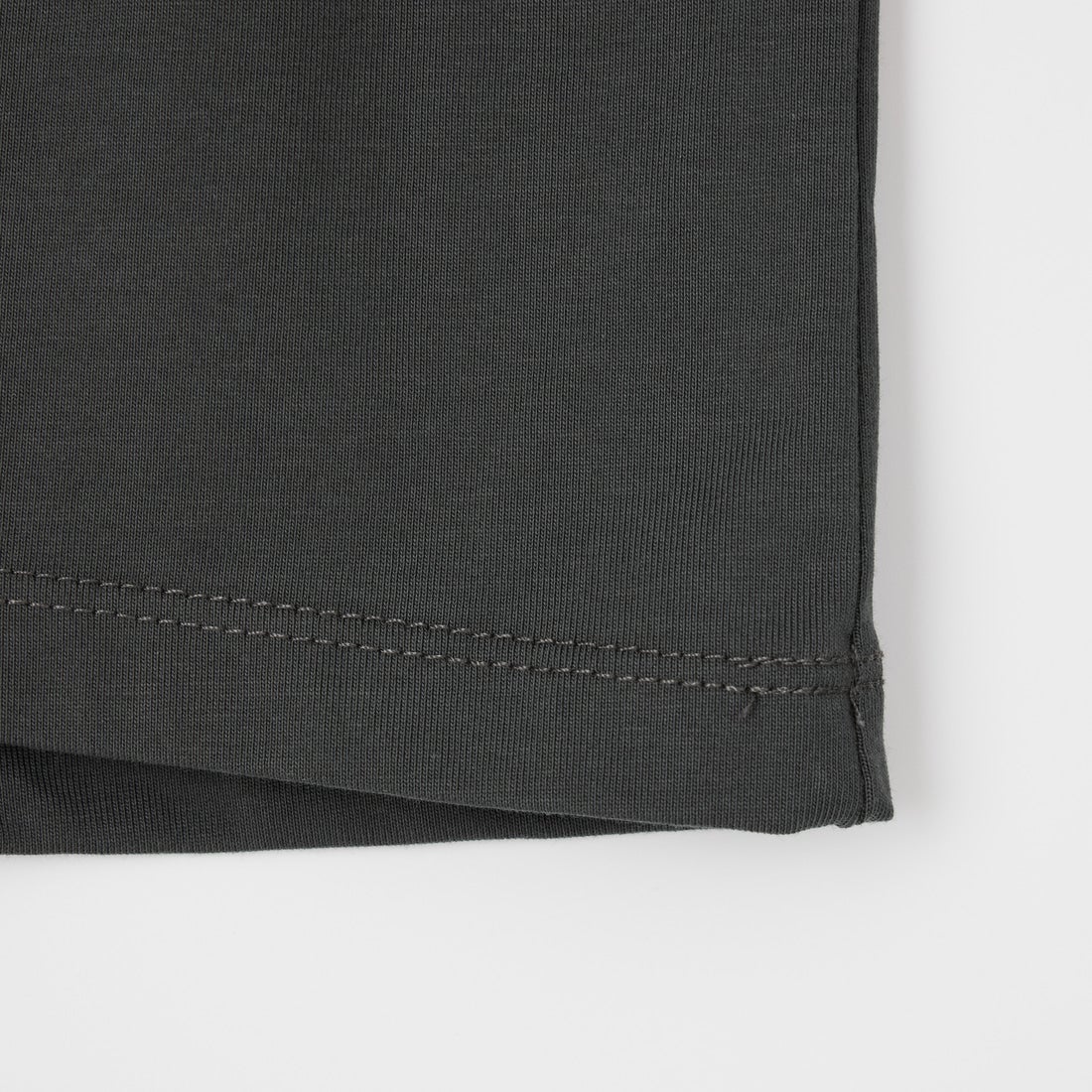 nenom [ネノム] 袖チュールドッキングショートスリーブTシャツ [NE26322006] 08 CHARCOA