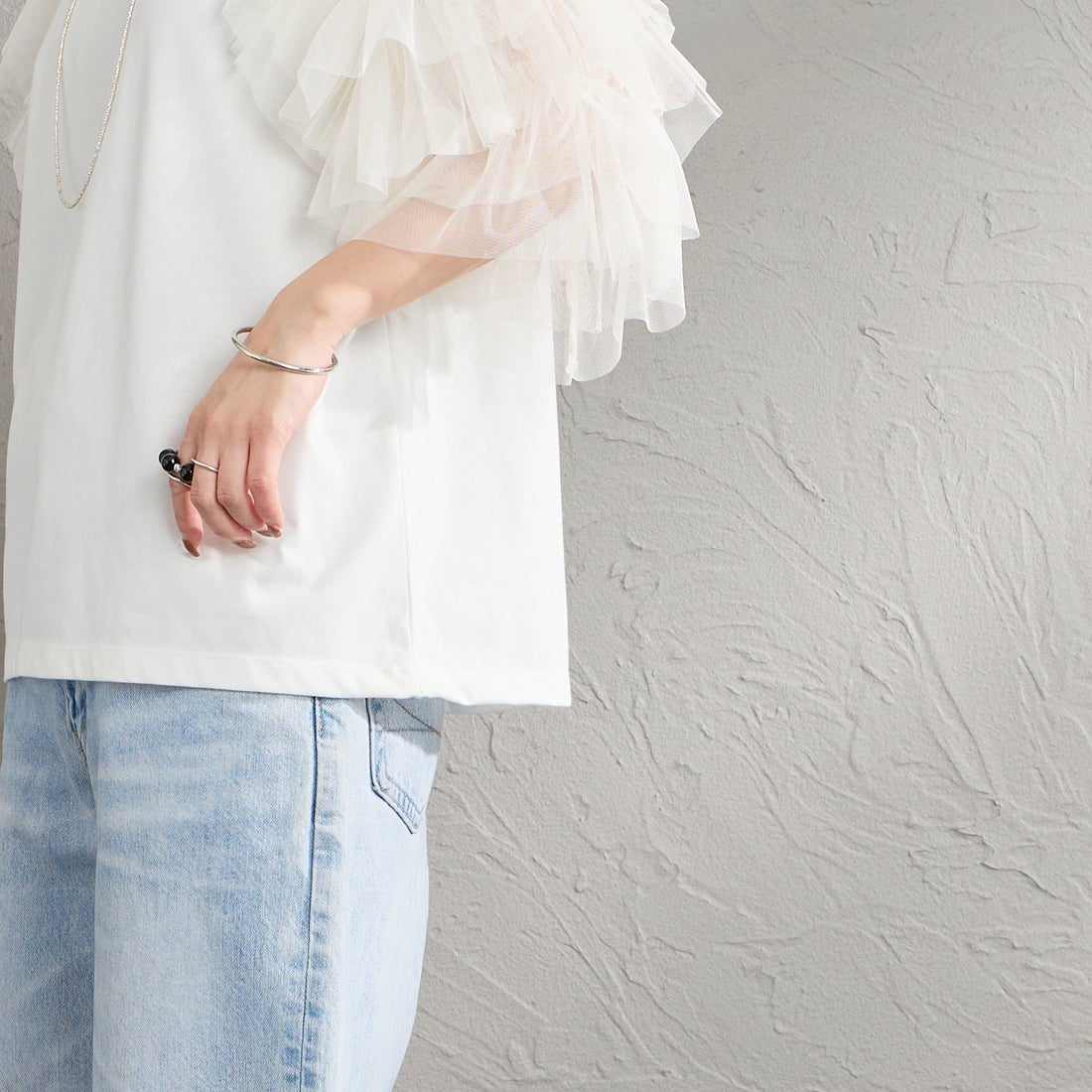 nenom [ネノム] 袖チュールドッキングショートスリーブTシャツ [NE26322006] 02 OFF &&モデル身長：150cm 着用サイズ：F&&