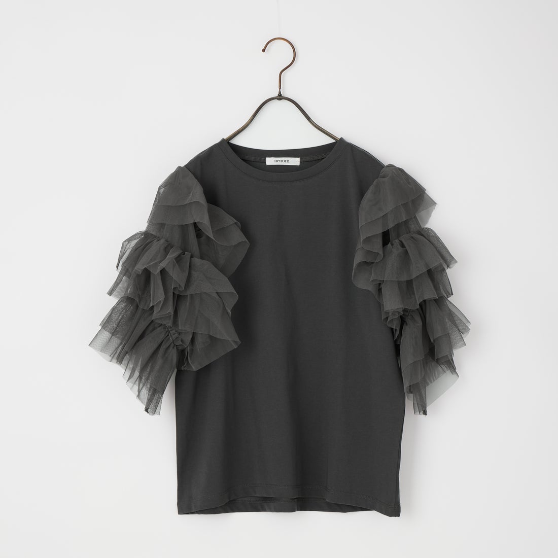 nenom [ネノム] 袖チュールドッキングショートスリーブTシャツ [NE26322006] 08 CHARCOA
