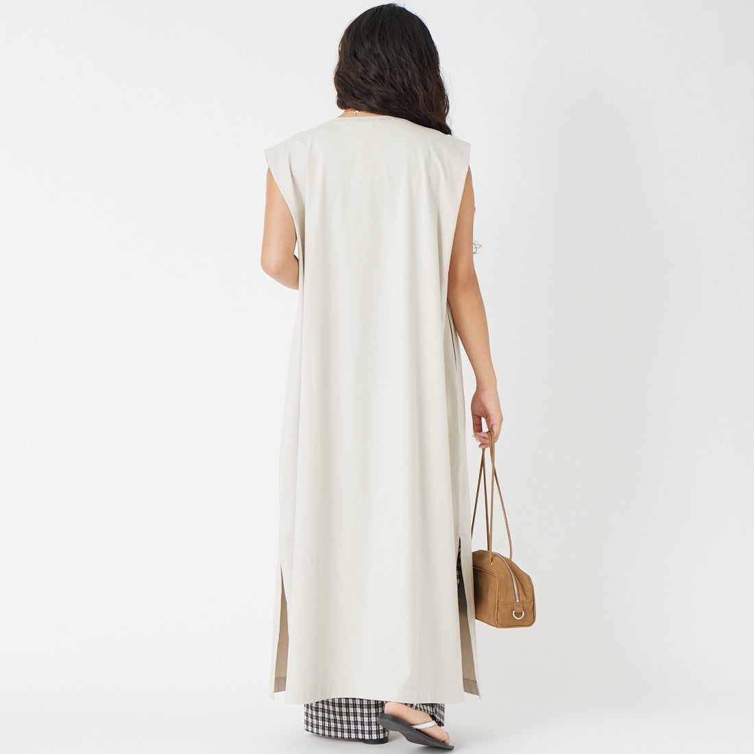 Jf Ready Made [ジェイエフレディメイド] 肩タックノースリーブワンピース [3212106] 810 Lｸﾞﾚｲ &&モデル身長：162cm 着用サイズ：F&&