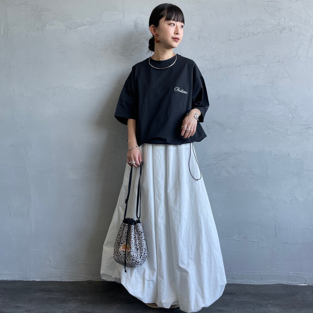 PENDLETON [ペンドルトン] 別注 ドローコード付き ネイティブ柄 バックプリントTシャツ [6275-4207-JF] BLACK &&モデル身長：150cm 着用サイズ：S&&