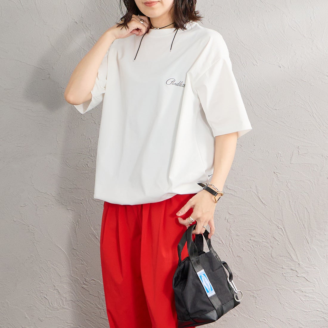 PENDLETON [ペンドルトン] 別注 ドローコード付き ネイティブ柄 バックプリントTシャツ [6275-4207-JF] WHITE &&モデル身長：160cm 着用サイズ：S&&
