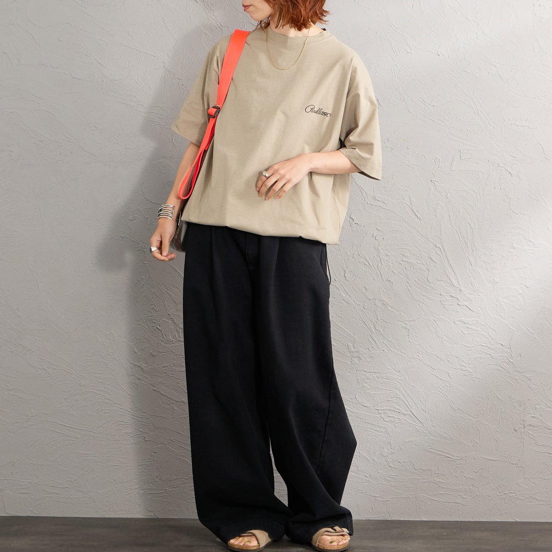 PENDLETON [ペンドルトン] 別注 ドローコード付き ネイティブ柄 バックプリントTシャツ [6275-4207-JF] TAN &&モデル身長：158cm 着用サイズ：S&&