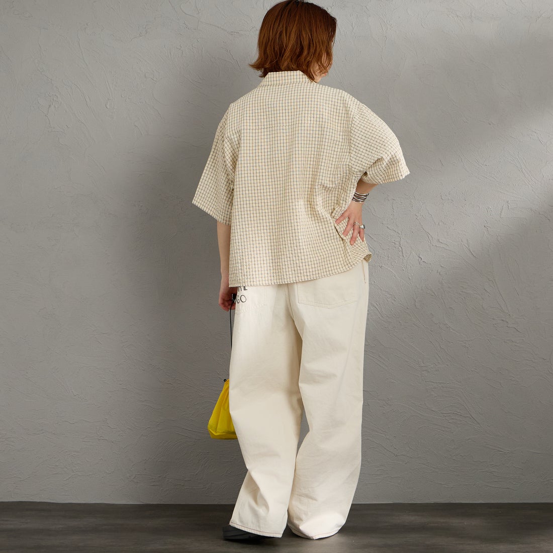 UNIVERSAL OVERALL [ユニバーサルオーバーオール] 別注 ショート丈 ビッグポケットシャツ [U2623157IN-JF] BEIGE CHK &&モデル身長：158cm 着用サイズ：F&&