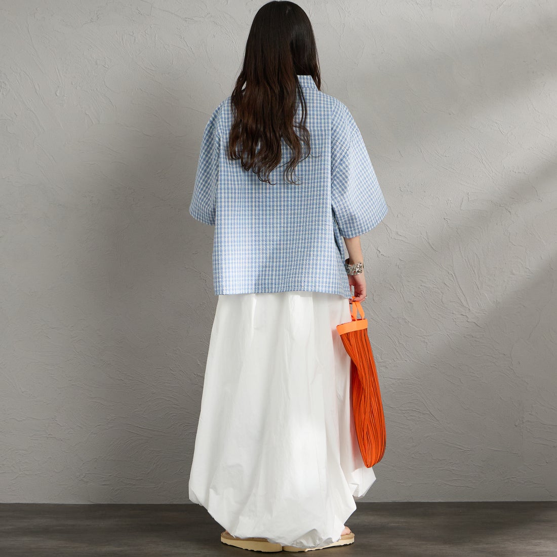 UNIVERSAL OVERALL [ユニバーサルオーバーオール] 別注 ショート丈 ビッグポケットシャツ [U2623157IN-JF] SAX CHK &&モデル身長：150cm 着用サイズ：F&&