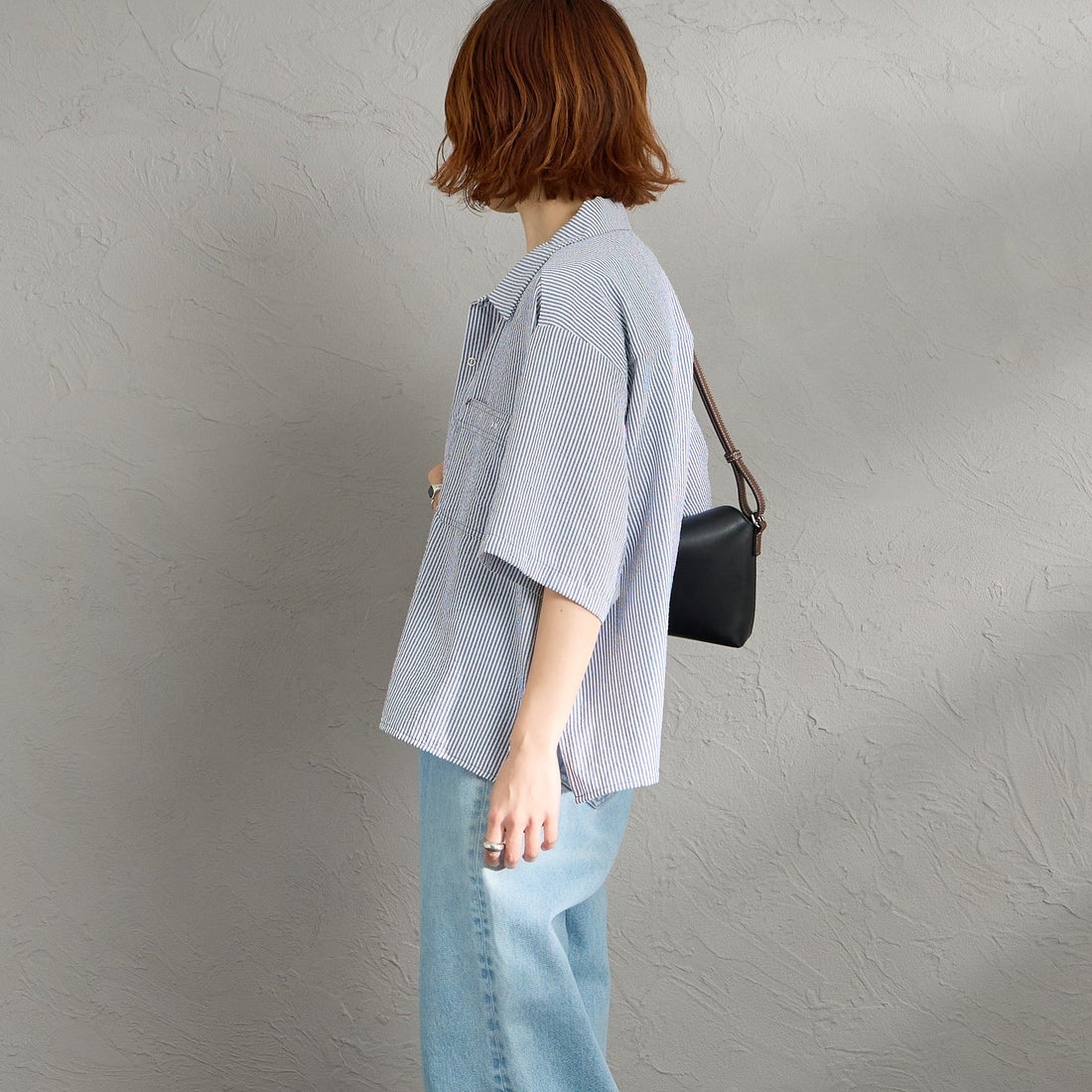 UNIVERSAL OVERALL [ユニバーサルオーバーオール] 別注 ショート丈 ビッグポケットシャツ [U2623157IN-JF] NAVY ST &&モデル身長：158cm 着用サイズ：F&&