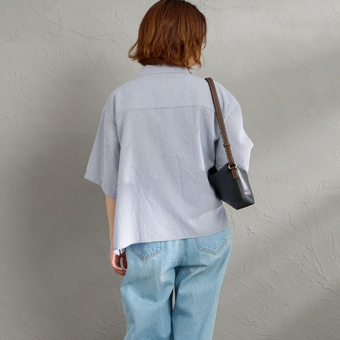 UNIVERSAL OVERALL [ユニバーサルオーバーオール] 別注 ショート丈 ビッグポケットシャツ [U2623157IN-JF] NAVY ST &&モデル身長：158cm 着用サイズ：F&&