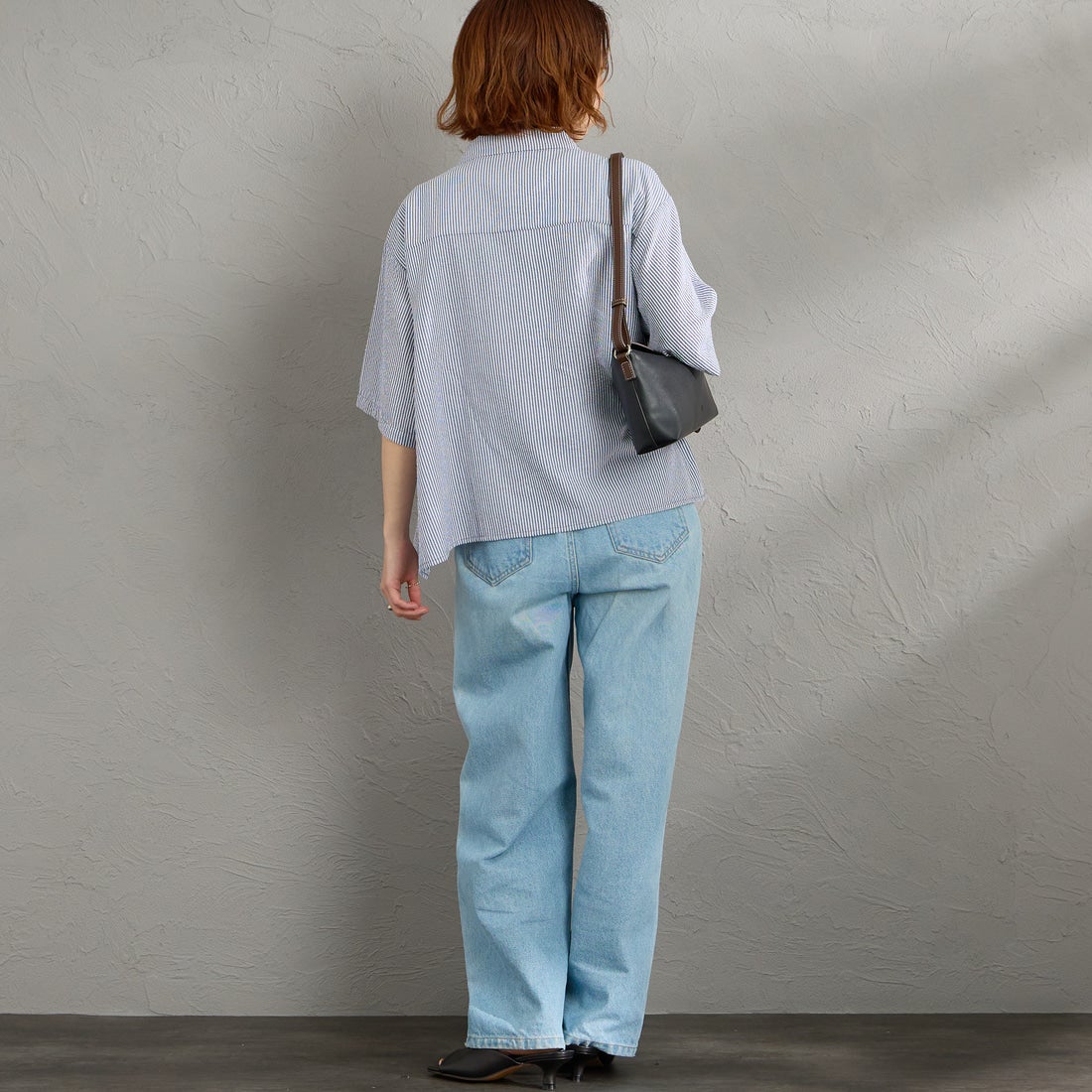 UNIVERSAL OVERALL [ユニバーサルオーバーオール] 別注 ショート丈 ビッグポケットシャツ [U2623157IN-JF] NAVY ST &&モデル身長：158cm 着用サイズ：F&&