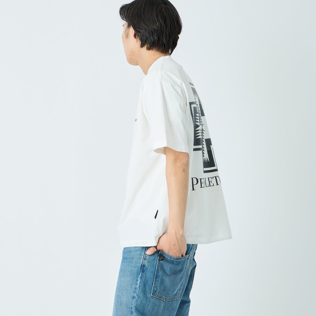 PENDLETON [ペンドルトン] 別注 ドローコード付き ネイティブ柄 バックプリントTシャツ [6275-4207-JF] WHITE &&モデル身長：179cm 着用サイズ：L&&