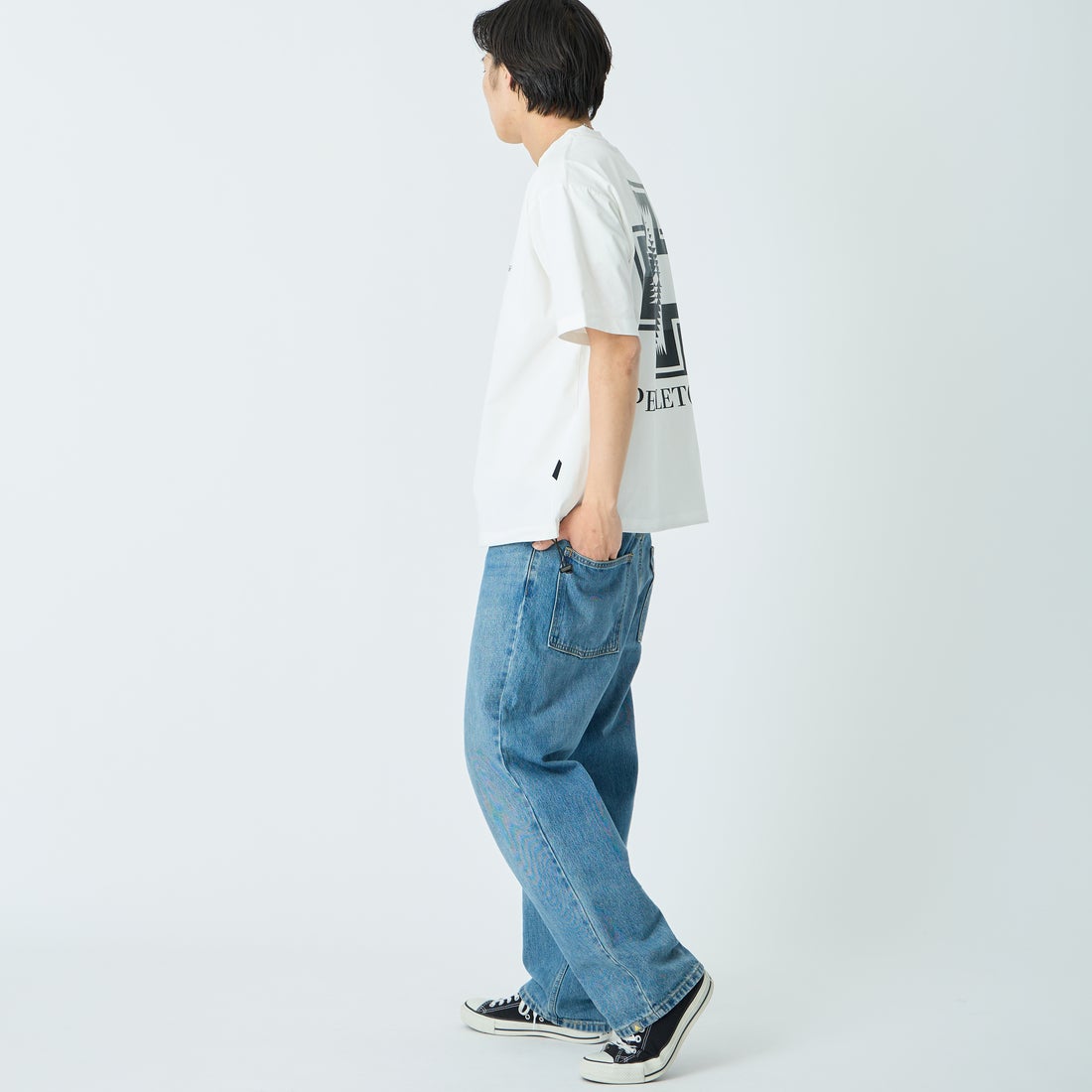 PENDLETON [ペンドルトン] 別注 ドローコード付き ネイティブ柄 バックプリントTシャツ [6275-4207-JF] WHITE &&モデル身長：179cm 着用サイズ：L&&