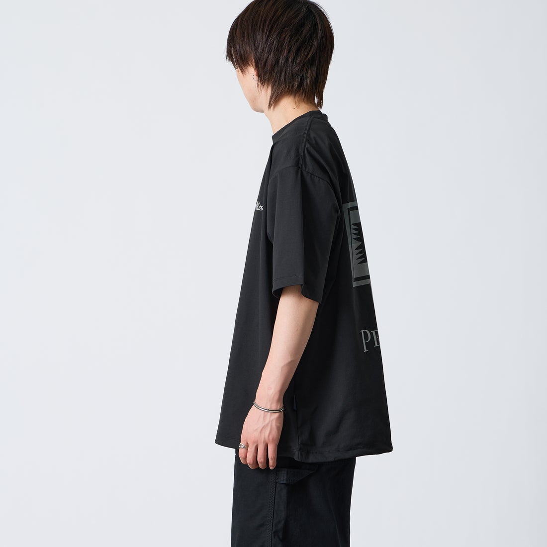 PENDLETON [ペンドルトン] 別注 ドローコード付き ネイティブ柄 バックプリントTシャツ [6275-4207-JF] BLACK &&モデル身長：177cm 着用サイズ：XL&&