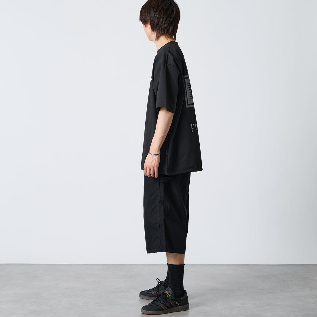 PENDLETON [ペンドルトン] 別注 ドローコード付き ネイティブ柄 バックプリントTシャツ [6275-4207-JF] BLACK &&モデル身長：177cm 着用サイズ：XL&&