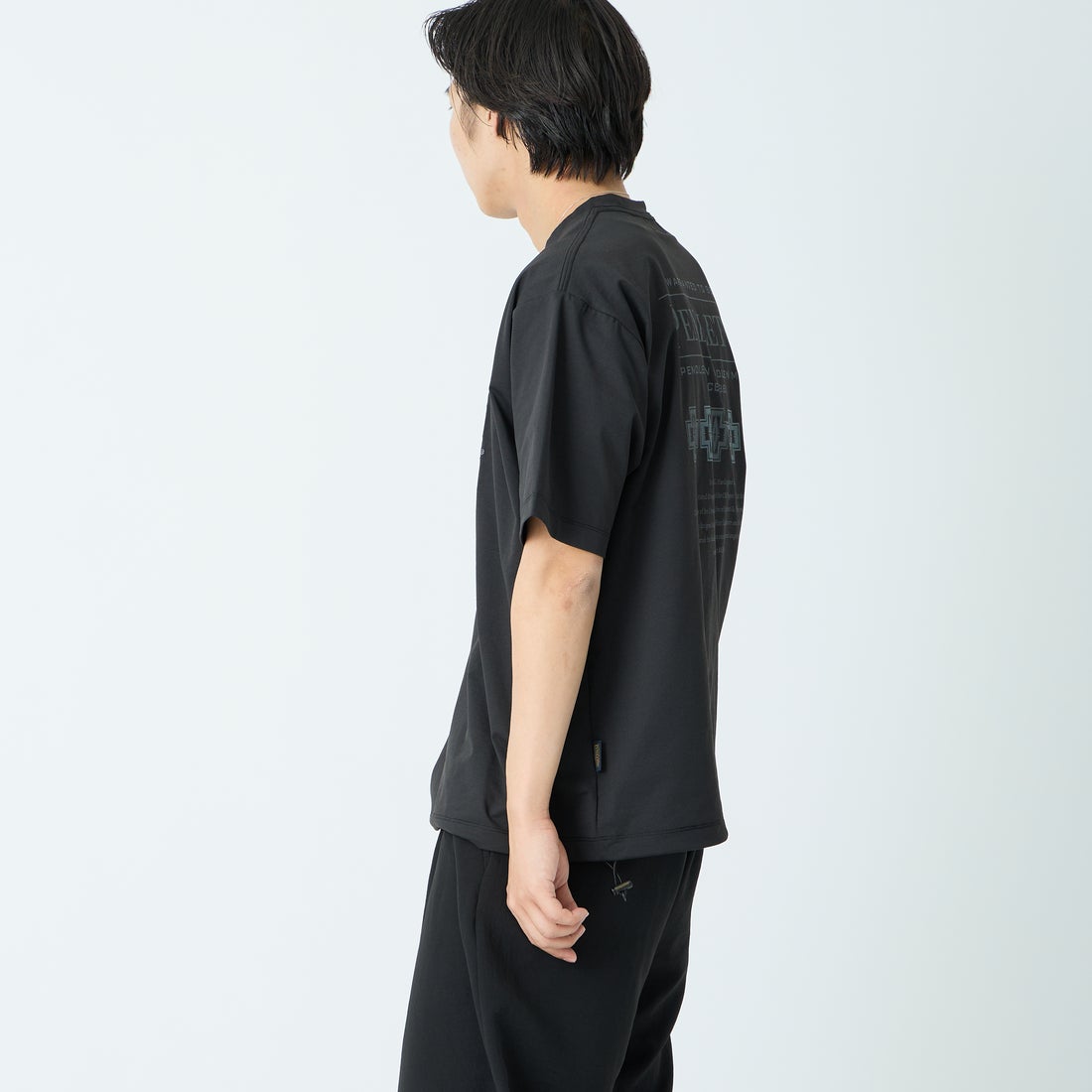 PENDLETON [ペンドルトン] 別注 ドローコード付き ヒストリーロゴ バックプリントTシャツ [6275-4208-JF] BLACK &&モデル身長：179cm 着用サイズ：L&&