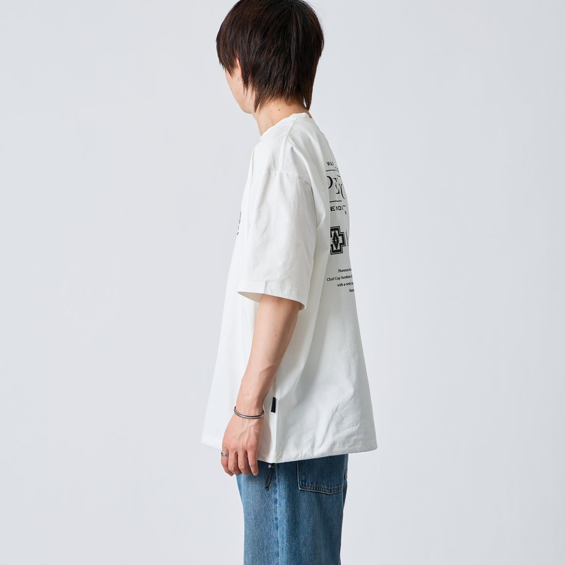 PENDLETON [ペンドルトン] 別注 ドローコード付き ヒストリーロゴ バックプリントTシャツ [6275-4208-JF] WHITE &&モデル身長：177cm 着用サイズ：XL&&