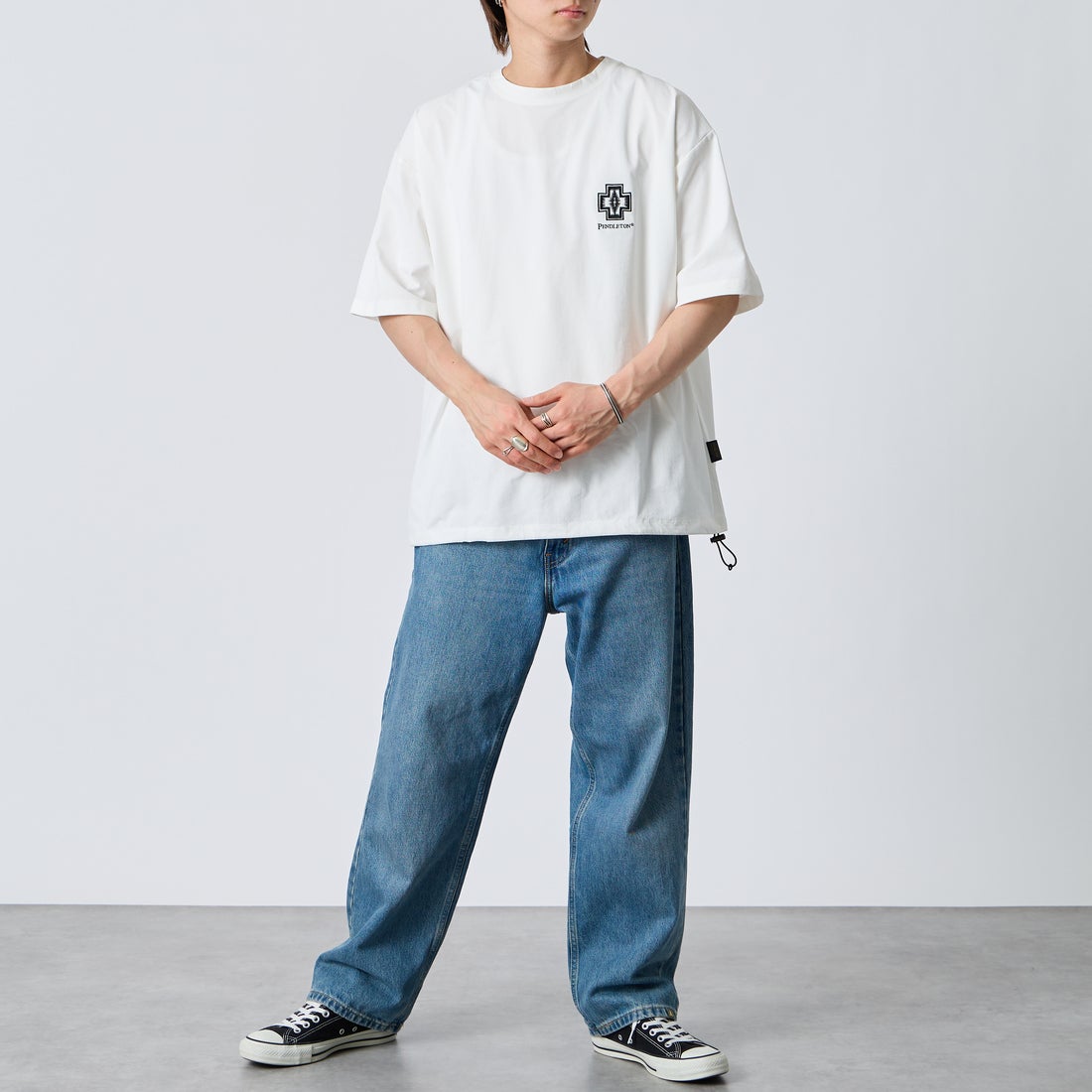 PENDLETON [ペンドルトン] 別注 ドローコード付き ヒストリーロゴ バックプリントTシャツ [6275-4208-JF] WHITE &&モデル身長：177cm 着用サイズ：XL&&