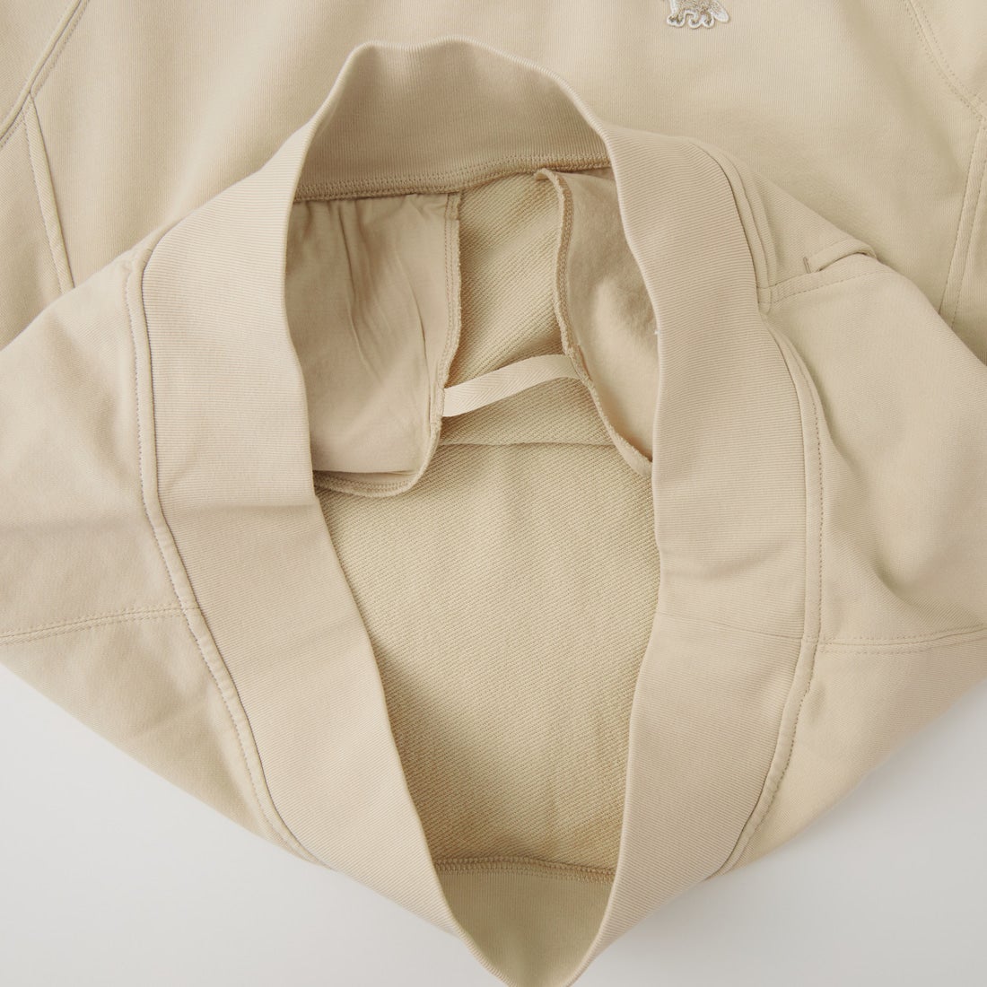 MAISON KITSUNE [メゾン キツネ] ベイビー フォックス オープン ポケット スウェットシャツ [QW00303KM0342] 0304 PELIC