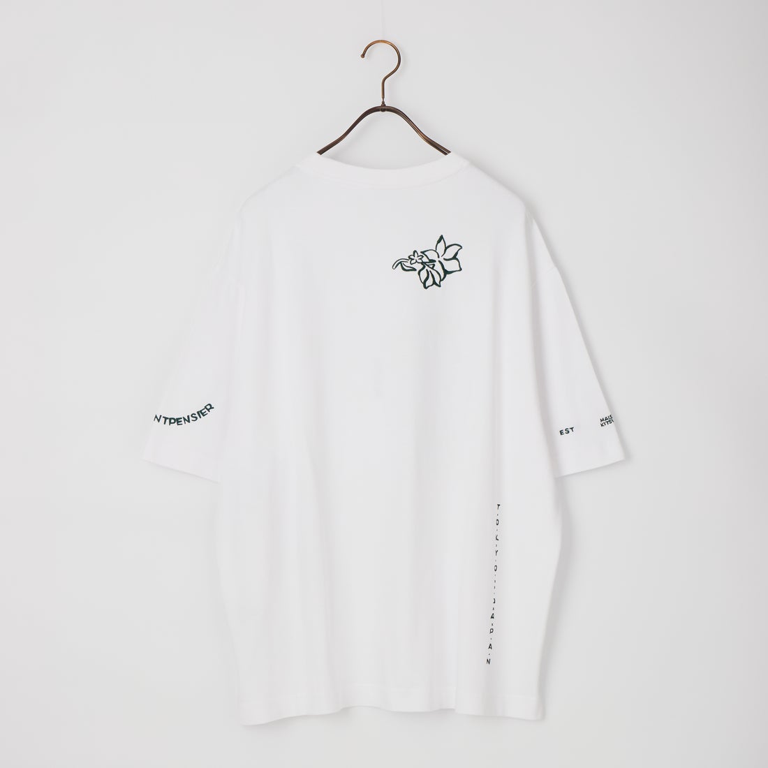 MAISON KITSUNE [メゾン キツネ] ART NOUVEAU STAMPS オーバーサイズ Tシャツ [QM00107KJ0119] P100 WHITE