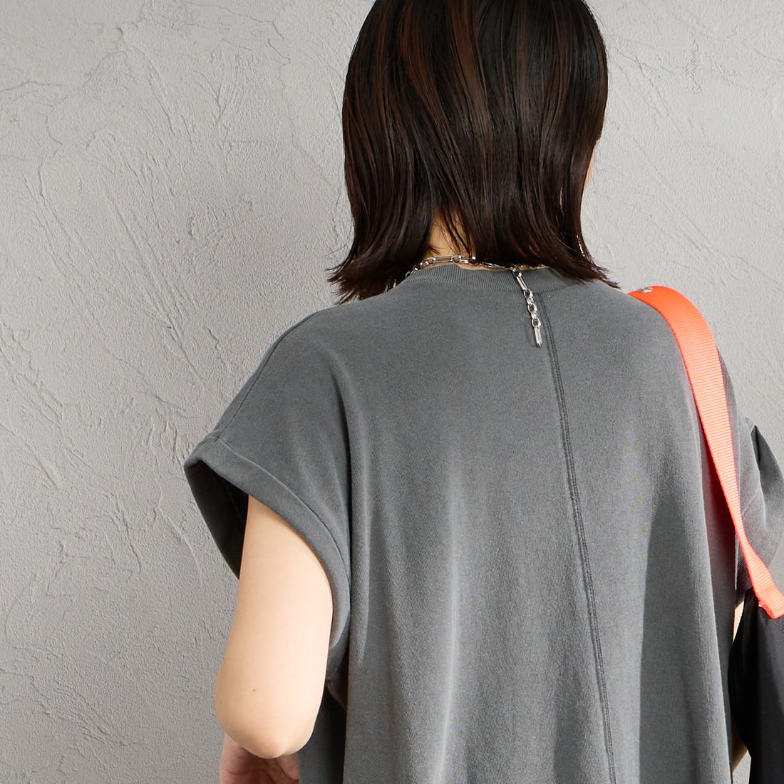 STAR&STRIPE [スターアンドストライプ] 別注 カットオフ ラウンドヘム ロールアップTシャツ [SSMD-213-JF] ANTHRACITE &&モデル身長：160cm 着用サイズ：F&&