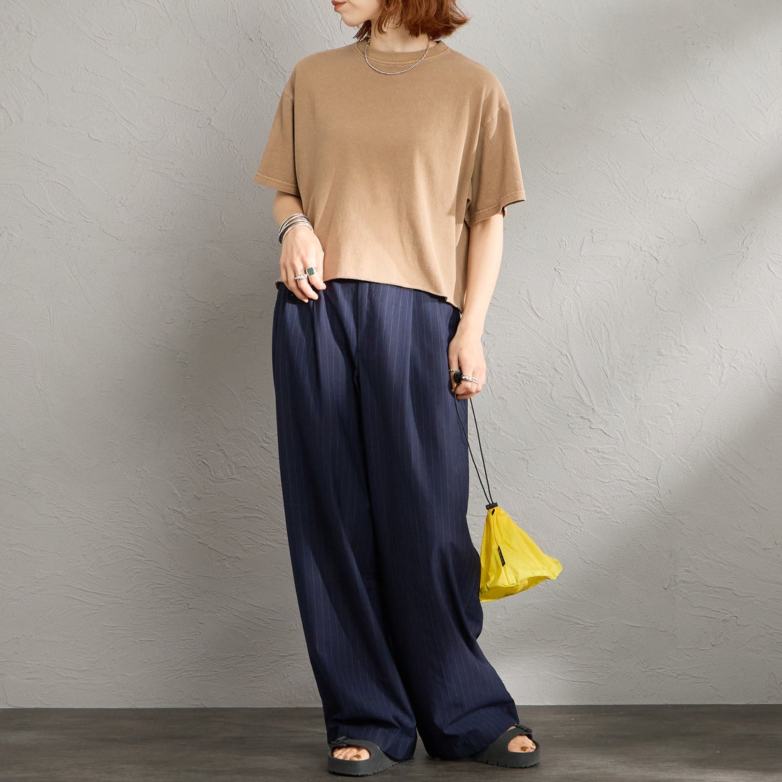 STAR&STRIPE [スターアンドストライプ] 別注 カットオフ ショート丈ワイドシルエットTシャツ [SSMD-095-JF] COCA MOCHA &&モデル身長：158cm 着用サイズ：F&&