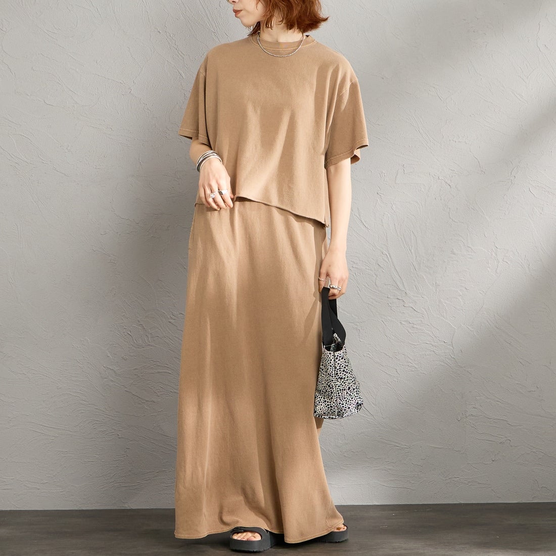 STAR&STRIPE [スターアンドストライプ] 別注 カットオフ ショート丈ワイドシルエットTシャツ [SSMD-095-JF] COCA MOCHA &&モデル身長：158cm 着用サイズ：F&&