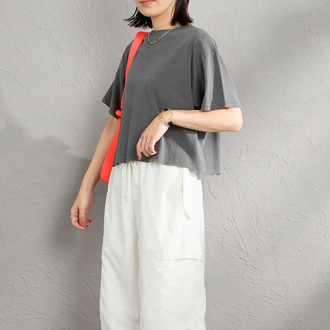 STAR&STRIPE [スターアンドストライプ] 別注 カットオフ ショート丈ワイドシルエットTシャツ [SSMD-095-JF] ANTHRACITE &&モデル身長：160cm 着用サイズ：F&&