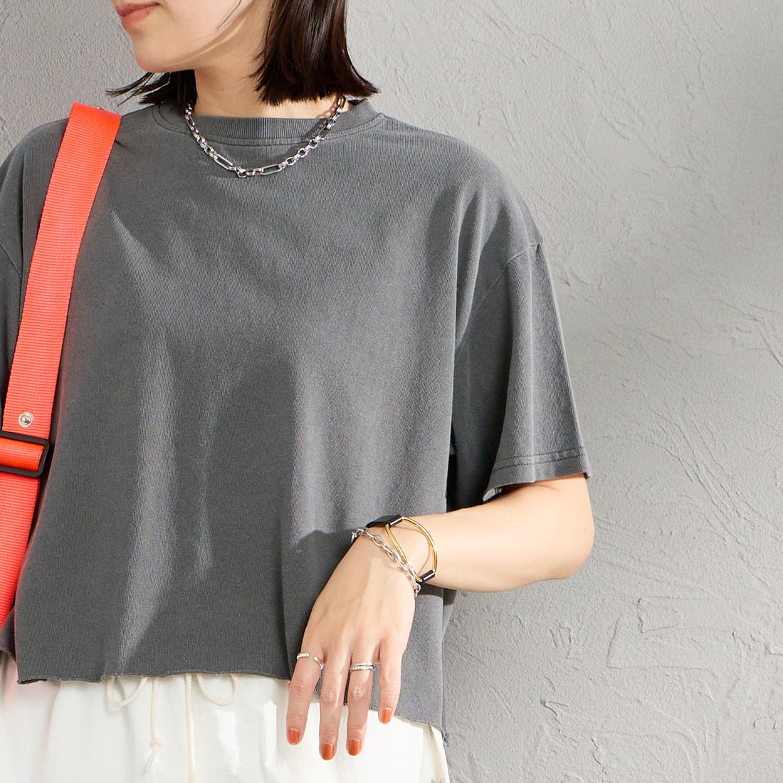 STAR&STRIPE [スターアンドストライプ] 別注 カットオフ ショート丈ワイドシルエットTシャツ [SSMD-095-JF] ANTHRACITE &&モデル身長：160cm 着用サイズ：F&&