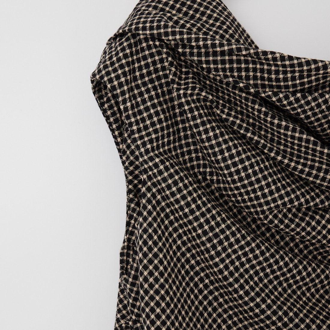 WILLFULLY [ウィルフリー] アシンメトリータックギャザー オフショルダーチェックトップス [2611-TO-06] BLACK