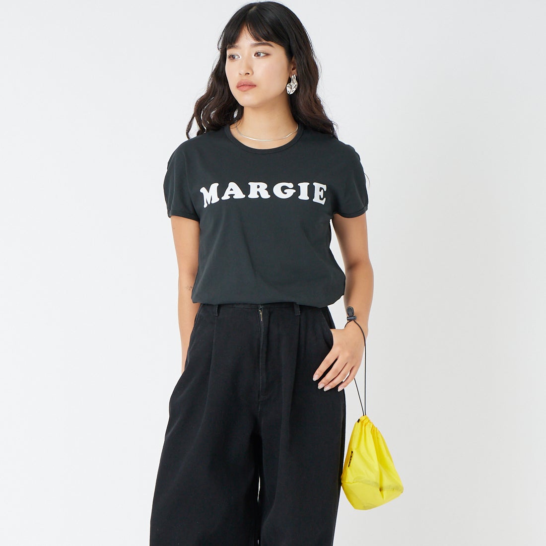 MM6 Maison Margiela [エムエムシックス メゾン マルジェラ] ショートスリーブロゴTシャツ [S62GD0212-M20108] 900 BLACK &&モデル身長：162cm 着用サイズ：S&&