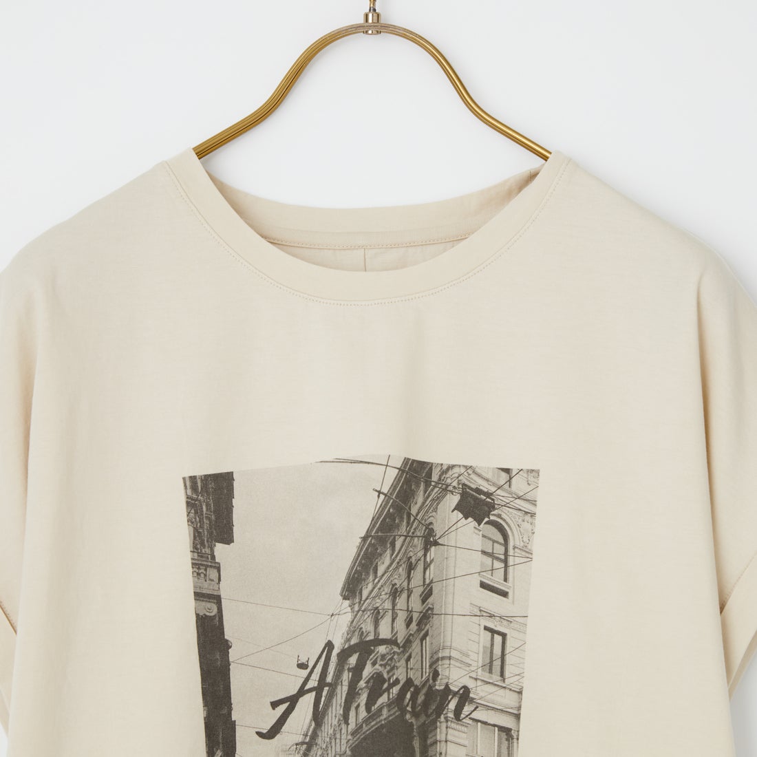 MICA&DEAL [マイカアンドディール] フォトプリントラウンドヘムTシャツ [0126209112] BEIGE