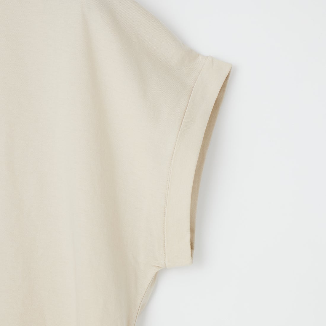 MICA&DEAL [マイカアンドディール] フォトプリントラウンドヘムTシャツ [0126209112] BEIGE