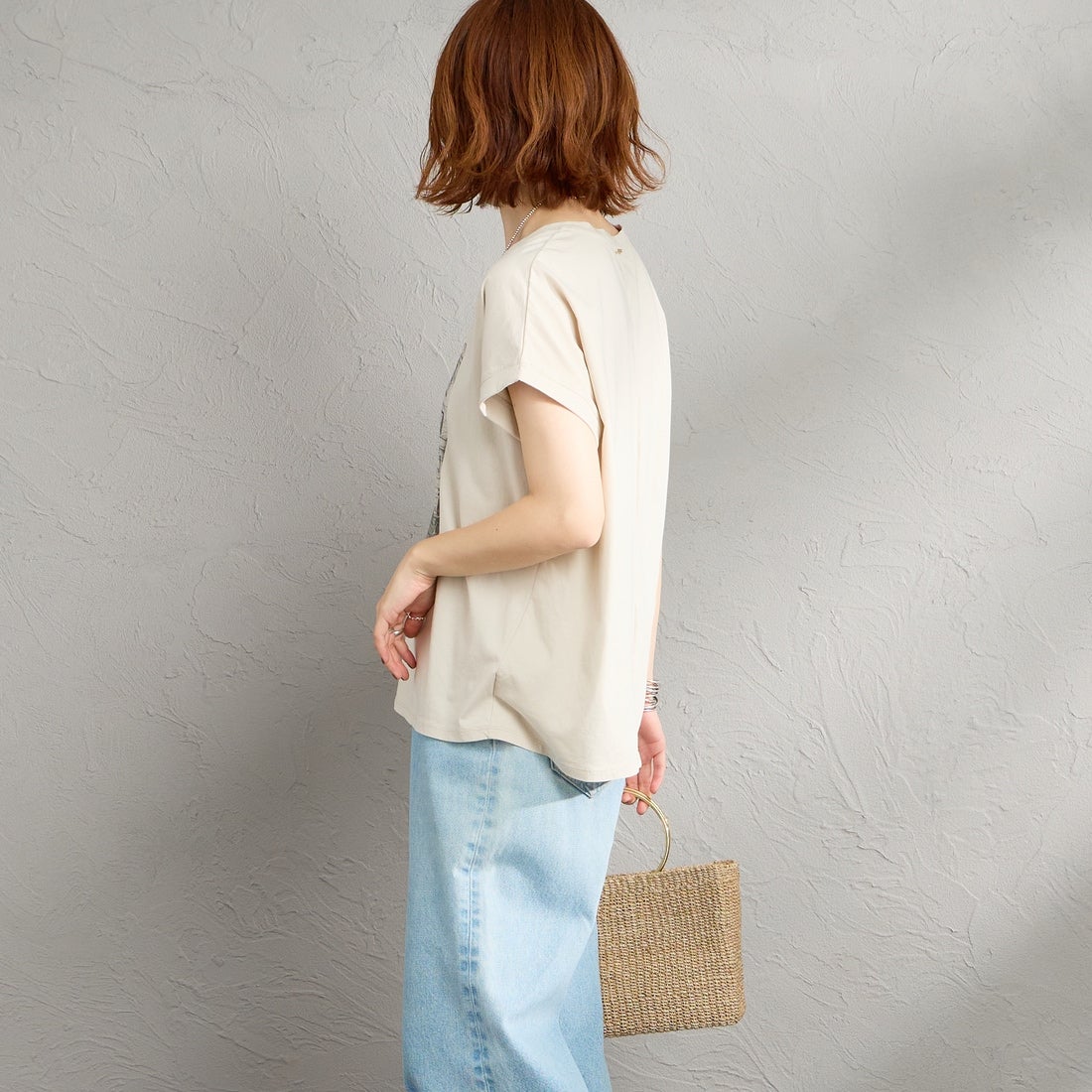 MICA&DEAL [マイカアンドディール] フォトプリントラウンドヘムTシャツ [0126209112] BEIGE &&モデル身長：158cm 着用サイズ：F&&