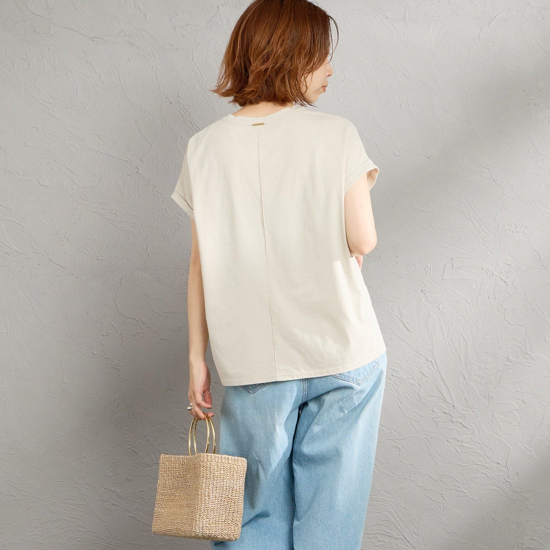 MICA&DEAL [マイカアンドディール] フォトプリントラウンドヘムTシャツ [0126209112] BEIGE &&モデル身長：158cm 着用サイズ：F&&