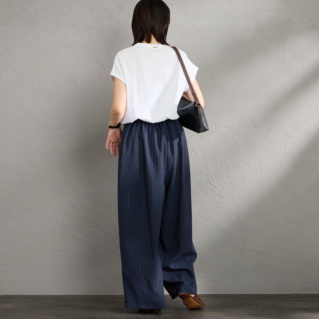 MICA&DEAL [マイカアンドディール] フォトプリントラウンドヘムTシャツ [0126209112] WHITE &&モデル身長：160cm 着用サイズ：F&&