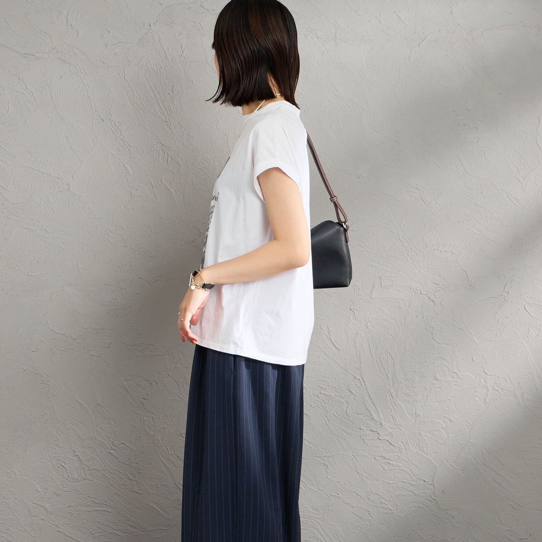 MICA&DEAL [マイカアンドディール] フォトプリントラウンドヘムTシャツ [0126209112] WHITE &&モデル身長：160cm 着用サイズ：F&&