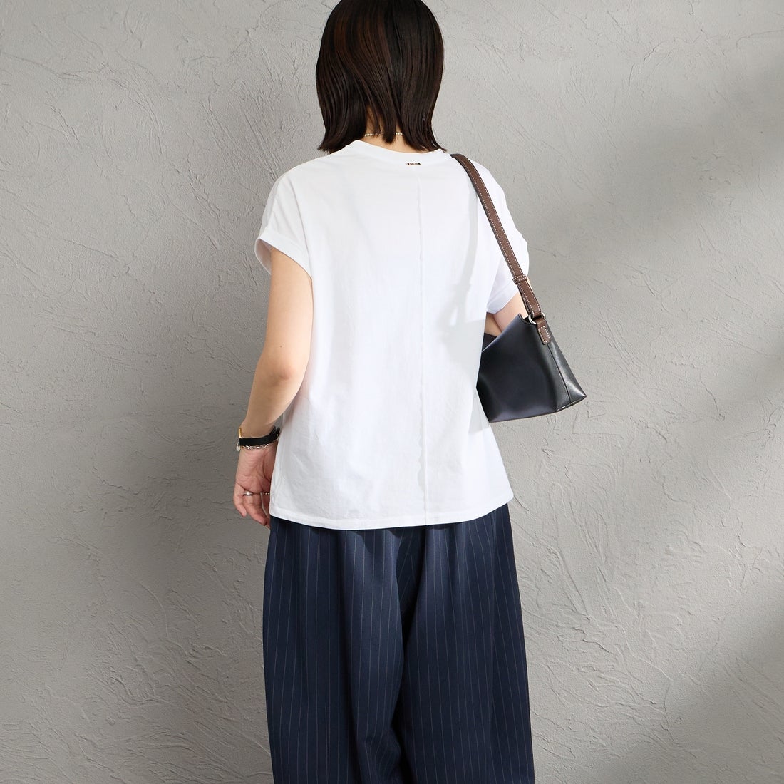 MICA&DEAL [マイカアンドディール] フォトプリントラウンドヘムTシャツ [0126209112] WHITE &&モデル身長：160cm 着用サイズ：F&&