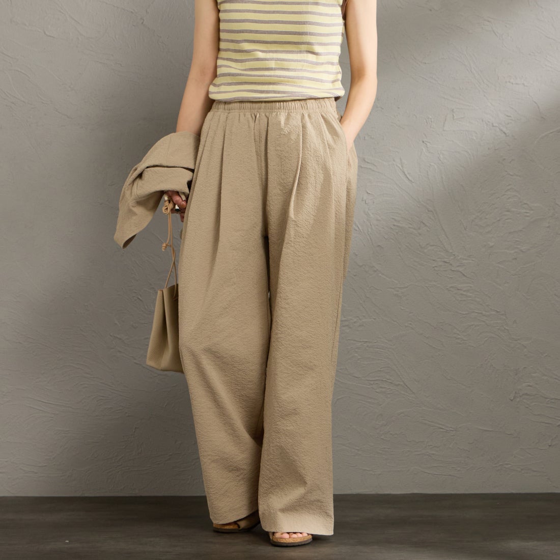 THOUSAND MILE [サウザンド マイル] 別注 シアサッカー サマーバケーション ワイドパンツセットアップ [TM261SS50812-JF] 23 BEIGE &&モデル身長：158cm 着用サイズ：F&&