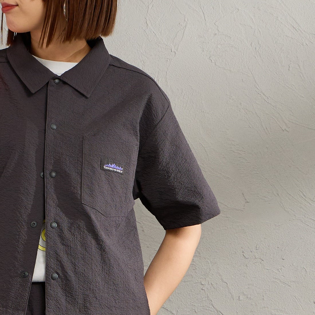 THOUSAND MILE [サウザンド マイル] 別注 シアサッカー サマーバケーション ワイドパンツセットアップ [TM261SS50812-JF] 19 CHARCOA &&モデル身長：159cm 着用サイズ：F&&