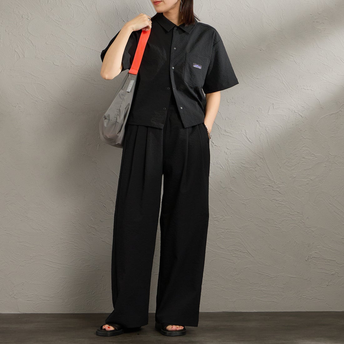 THOUSAND MILE [サウザンド マイル] 別注 シアサッカー サマーバケーション ワイドパンツセットアップ [TM261SS50812-JF] 09 BLACK &&モデル身長：160cm 着用サイズ：F&&