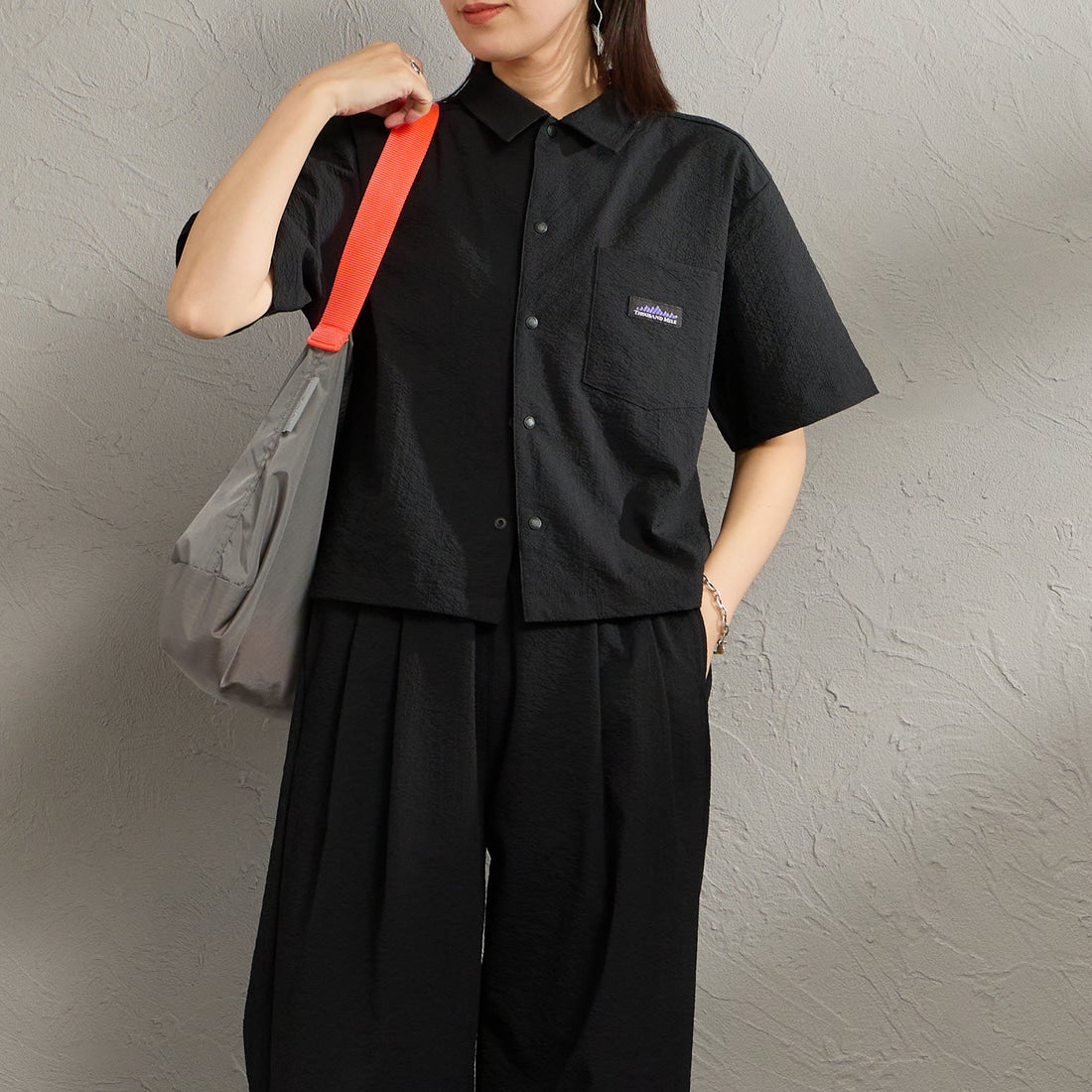 THOUSAND MILE [サウザンド マイル] 別注 シアサッカー サマーバケーション ワイドパンツセットアップ [TM261SS50812-JF] 09 BLACK &&モデル身長：160cm 着用サイズ：F&&