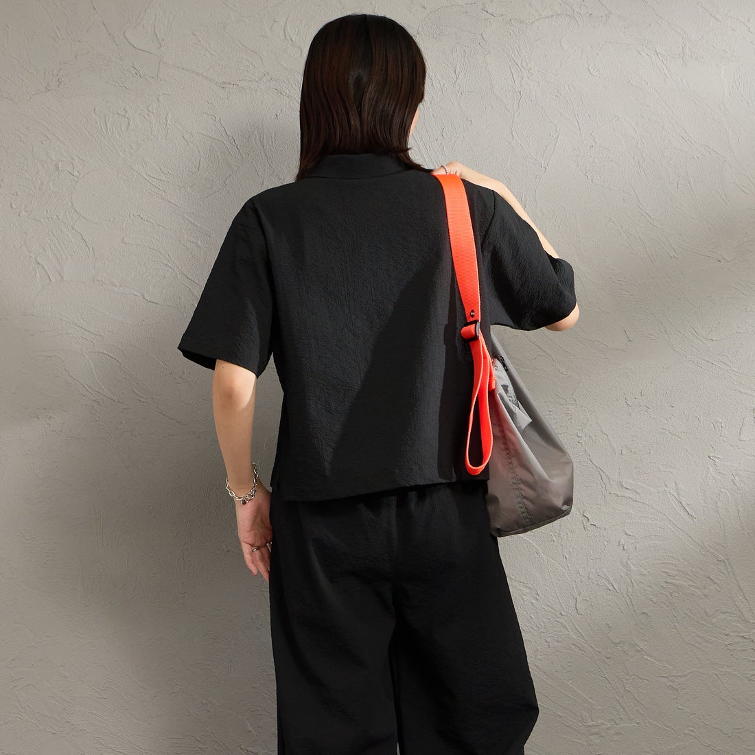 THOUSAND MILE [サウザンド マイル] 別注 シアサッカー サマーバケーション ワイドパンツセットアップ [TM261SS50812-JF] 09 BLACK &&モデル身長：160cm 着用サイズ：F&&