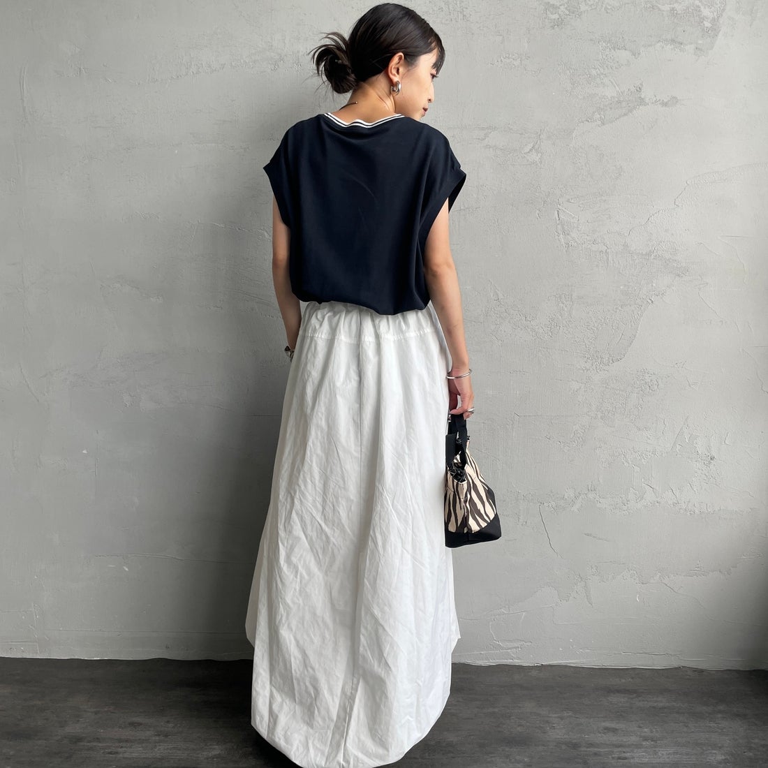 FRED PERRY [フレッドペリー] シアーティップラインノースリーブTシャツ [G2175] 608 NAVY &&モデル身長：150cm 着用サイズ：10&&