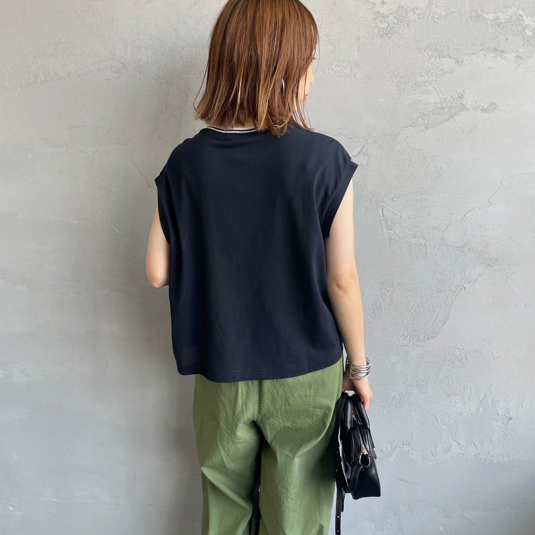 FRED PERRY [フレッドペリー] シアーティップラインノースリーブTシャツ [G2175] 608 NAVY &&モデル身長：158cm 着用サイズ：10&&