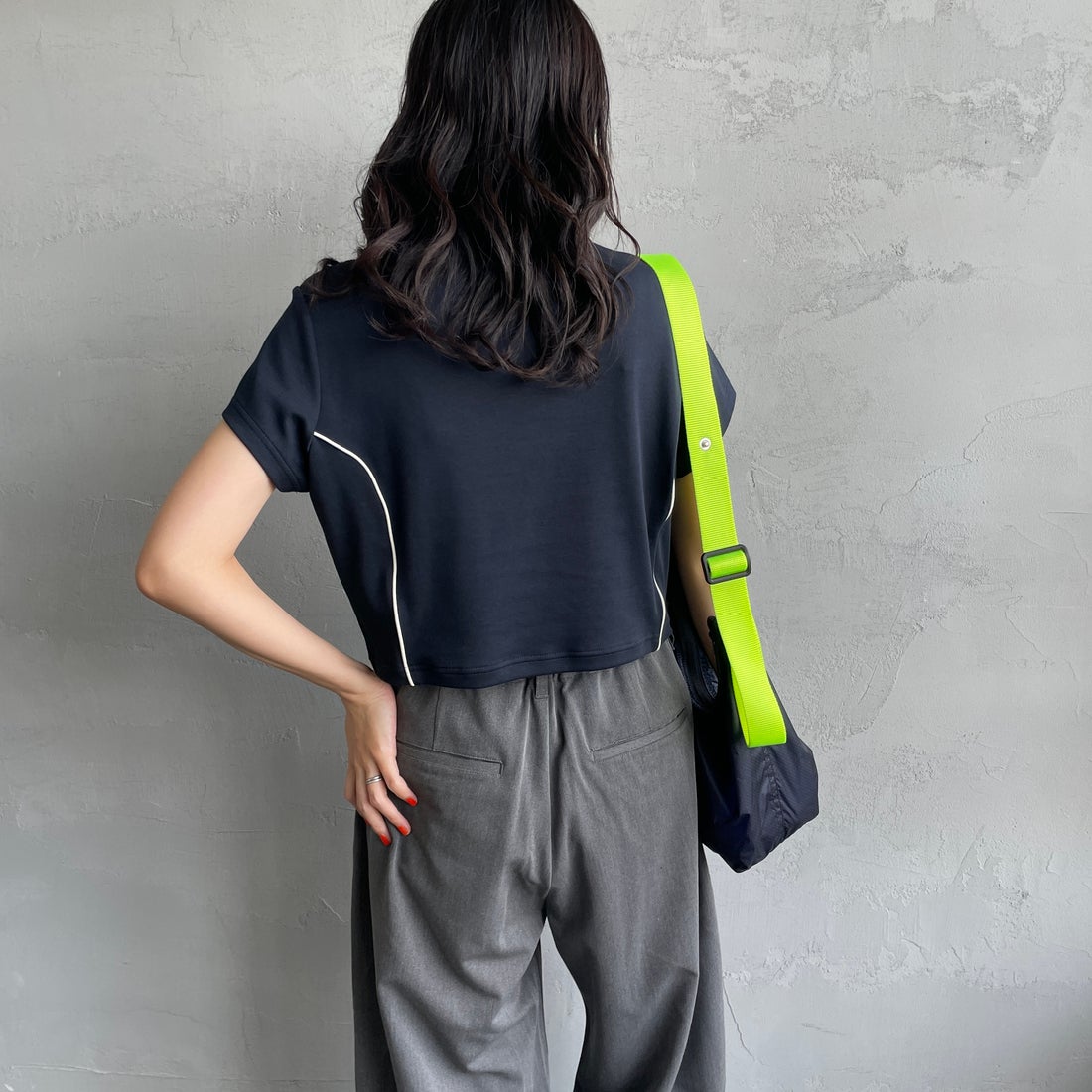FRED PERRY [フレッドペリー] パイピングシームモックネックTシャツ [G2165] 608 NAVY &&モデル身長：160cm 着用サイズ：10&&