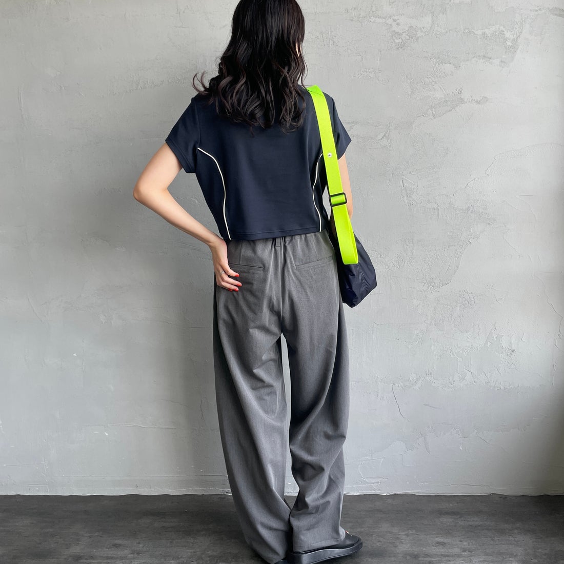 FRED PERRY [フレッドペリー] パイピングシームモックネックTシャツ [G2165] 608 NAVY &&モデル身長：160cm 着用サイズ：10&&