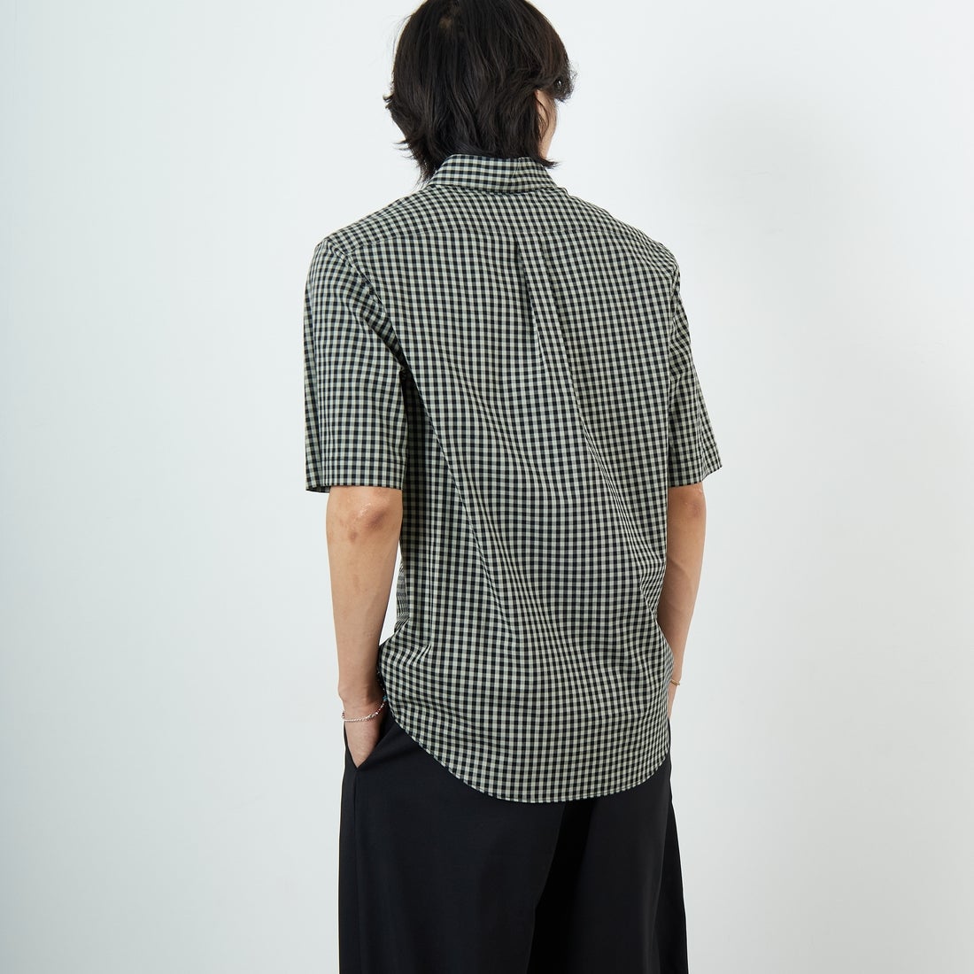FRED PERRY [フレッドペリー] ギンガムショートスリーブシャツ [M2435] M37 SEAGRA &&モデル身長：179cm 着用サイズ：M&&