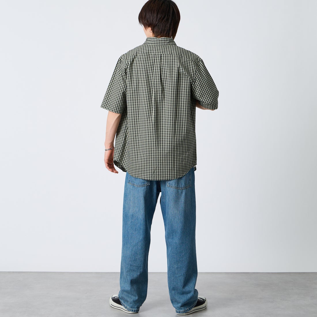 FRED PERRY [フレッドペリー] ギンガムショートスリーブシャツ [M2435] M37 SEAGRA &&モデル身長：177cm 着用サイズ：L&&